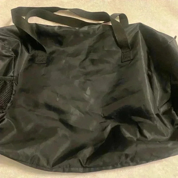 Victorias Secrets Gym Bag with mesh side pockets and straps to carry NWOT - Picture 8 of 12